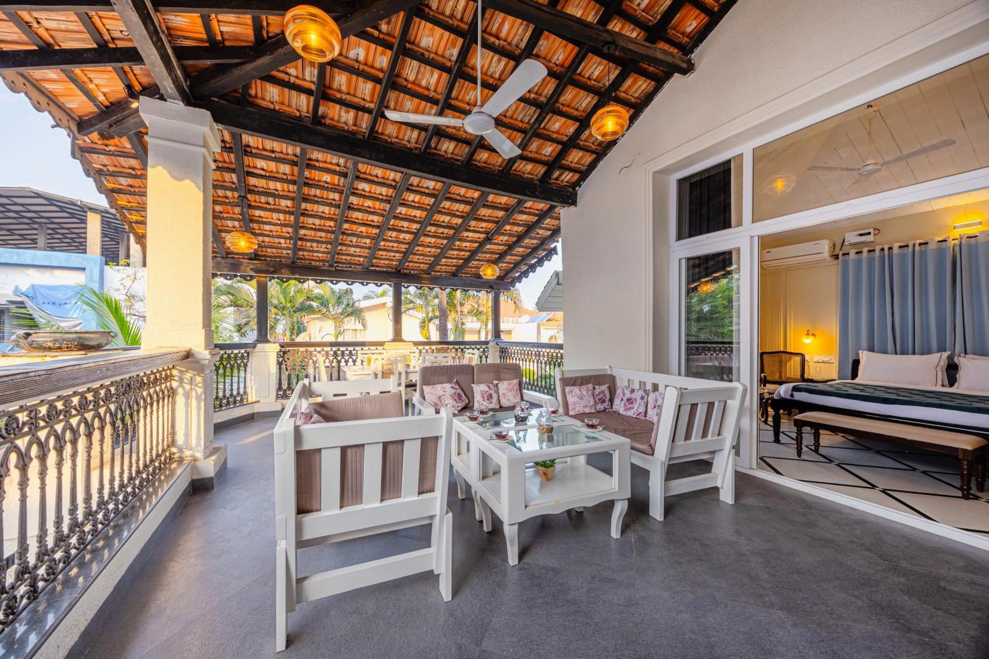Elivaas 4 Bhk Villa Near Beach With Private Pool & Bar - Casa Boa Vida 칸돌림 외부 사진